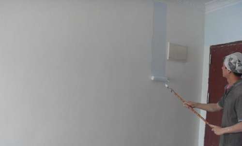 涂刷墙面乳胶漆